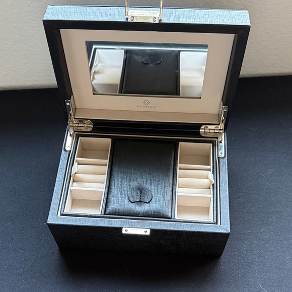 Black Jewelry Box for women - Picture 1 of 5